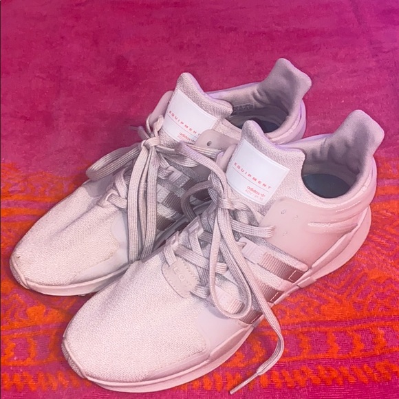 rose colored tennis shoes